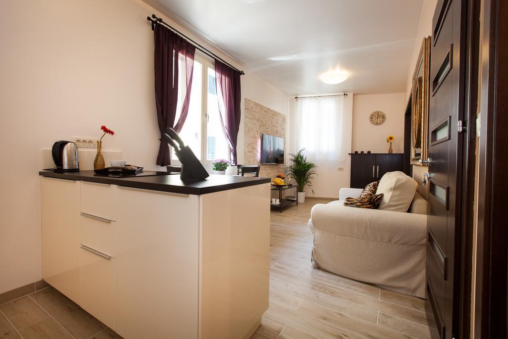 Apartments Villa Bianca Rovinj Room photo